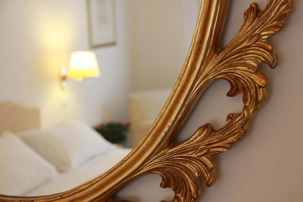 Deluxe Room (2 Adults + 1 Child),206928568:JPEG